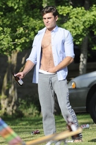 Zac Efron : zac-efron-1368083627.jpg