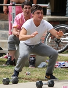 Zac Efron : zac-efron-1369297372.jpg