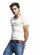 Zac Efron : zac-efron-1369757763.jpg
