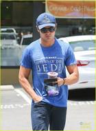 Zac Efron : zac-efron-1373739879.jpg