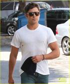 Zac Efron : zac-efron-1374263220.jpg