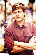 Zac Efron : zac-efron-1378659845.jpg