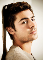 Zac Efron : zac-efron-1378660514.jpg