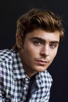 Zac Efron : zac-efron-1381537123.jpg