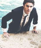 Zac Efron : zac-efron-1401206410.jpg