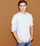 Zac Efron : zac-efron-1402178881.jpg