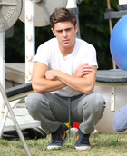 Zac Efron : zac-efron-1408039186.jpg