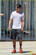 Zac Efron : zac-efron-1408464523.jpg