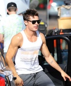 Zac Efron : zac-efron-1408635617.jpg