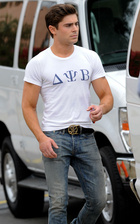 Zac Efron : zac-efron-1410023965.jpg