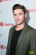 Zac Efron : zac-efron-1543611154.jpg