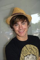 Zac Efron : zac_efron_1185342244.jpg