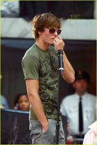 Zac Efron : zac_efron_1192033843.jpg