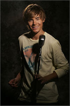 Zac Efron : zac_efron_1195921425.jpg