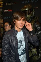 Zac Efron : zac_efron_1203114882.jpg