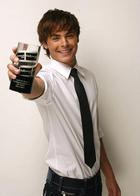 Zac Efron : zac_efron_1210604981.jpg