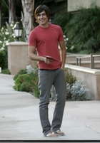 Zac Efron : zac_efron_1214199214.jpg