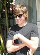 Zac Efron : zac_efron_1218506515.jpg