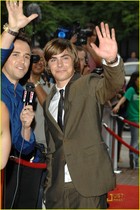 Zac Efron : zac_efron_1221924045.jpg