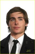 Zac Efron : zac_efron_1223322008.jpg