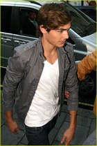 Zac Efron : zac_efron_1223846377.jpg