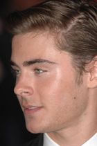 Zac Efron : zac_efron_1224406916.jpg