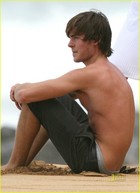 Zac Efron : zac_efron_1225337079.jpg