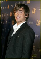 Zac Efron : zac_efron_1225418449.jpg