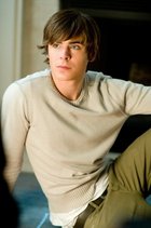 Zac Efron : zac_efron_1226183998.jpg