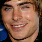 Zac Efron : zac_efron_1227218933.jpg