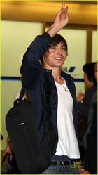 Zac Efron : zac_efron_1232967401.jpg