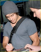 Zac Efron : zac_efron_1233521404.jpg