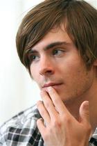 Zac Efron : zac_efron_1233928792.jpg