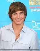 Zac Efron : zac_efron_1241389226.jpg