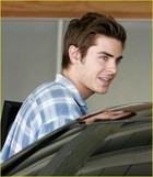 Zac Efron : zac_efron_1246798896.jpg