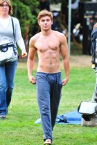 Zac Efron : zac_efron_1251574492.jpg