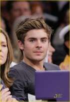 Zac Efron : zac_efron_1257661479.jpg