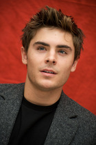 Zac Efron : zac_efron_1258791858.jpg