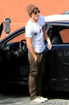 Zac Efron : zac_efron_1262979128.jpg