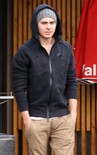 Zac Efron : zac_efron_1264005700.jpg