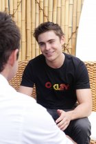 Zac Efron : zac_efron_1267052781.jpg