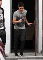 Zac Efron : zac_efron_1267149751.jpg