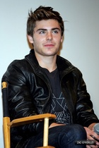 Zac Efron : zac_efron_1267969376.jpg