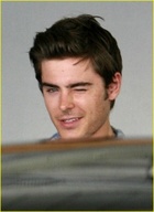 Zac Efron : zac_efron_1267969417.jpg