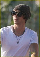 Zac Efron : zac_efron_1267981880.jpg