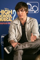 Zac Efron : zac_efron_1268579436.jpg