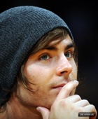 Zac Efron : zac_efron_1268691395.jpg