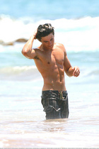 Zac Efron : zac_efron_1269192579.jpg