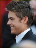 Zac Efron : zac_efron_1269555393.jpg