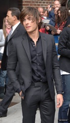 Zac Efron : zac_efron_1270111097.jpg